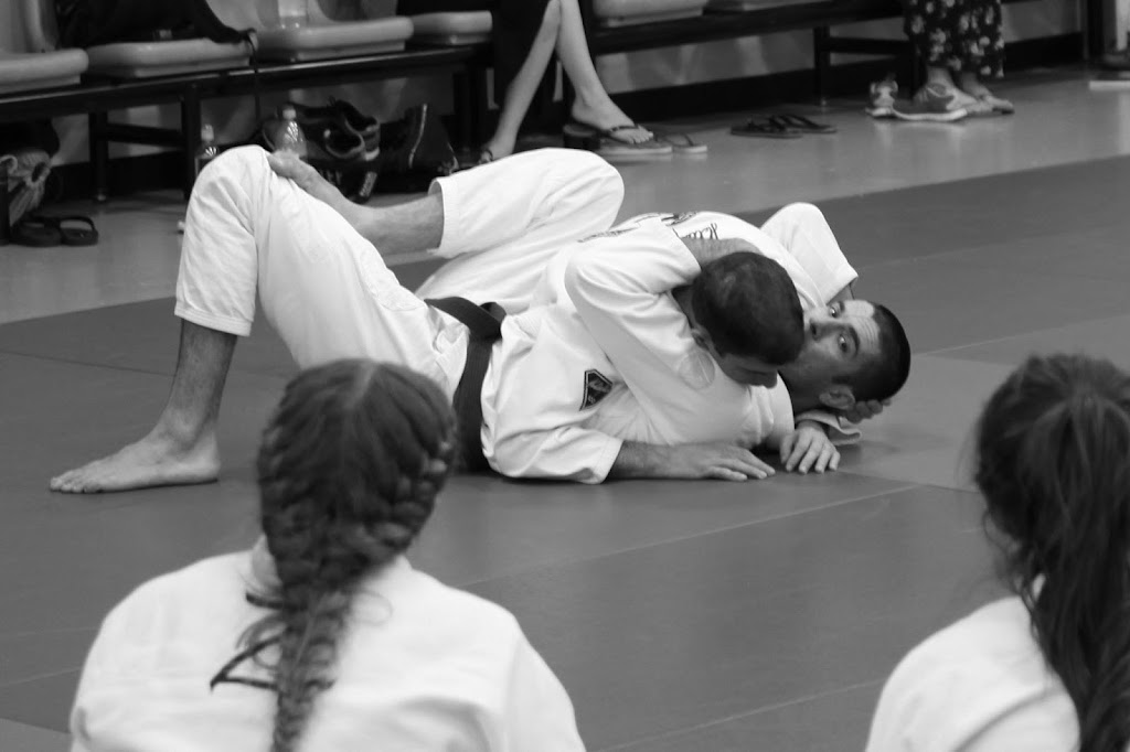 Gracie Jiu-Jitsu Louisville | Jefferson Trade Center, 3600 Chamberlain Ln 136 B, Louisville, KY 40241, USA | Phone: (502) 426-0333