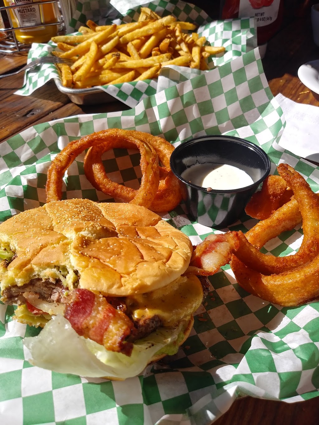 Shaver Lake Pub N Grub | 41782 Dorabella Rd, Shaver Lake, CA 93664, USA | Phone: (559) 841-4411