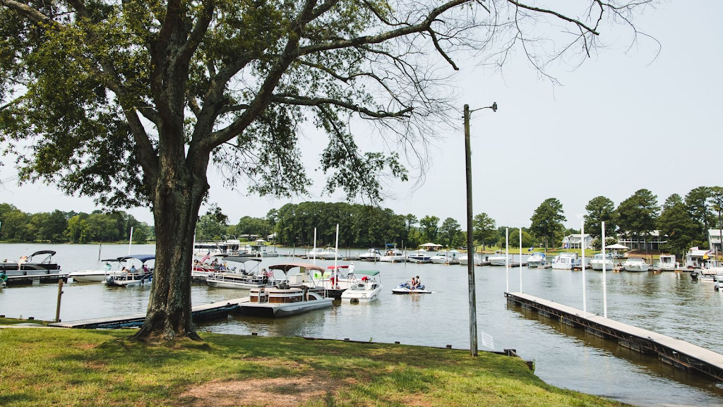 Rivers Edge Marina | 79 Rabbit Branch Cir, Cropwell, AL 35054, USA | Phone: (205) 525-5562