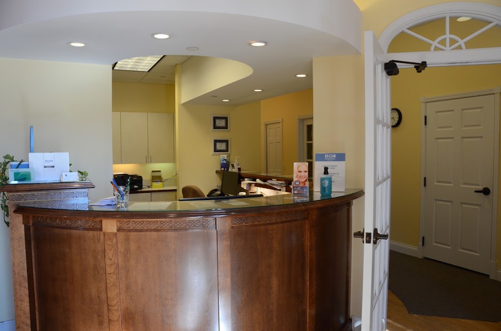 Village Dental | 958 Elk Grove Town Center, Elk Grove Village, IL 60007 | Phone: (847) 469-4340