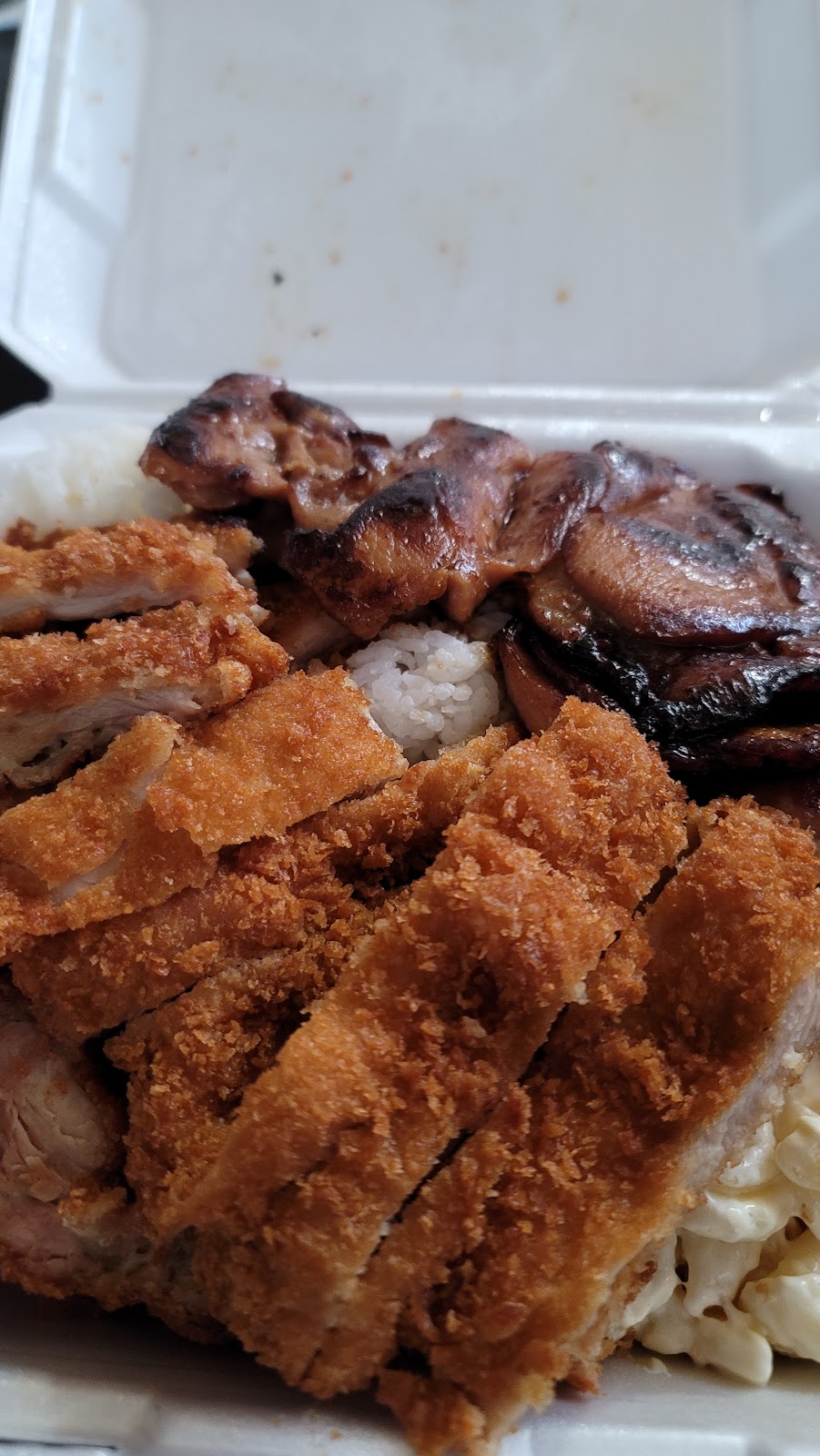 L&L Hawaiian Barbecue | 94-050 Farrington Hwy B1, Waipahu, HI 96797, USA | Phone: (808) 678-9800