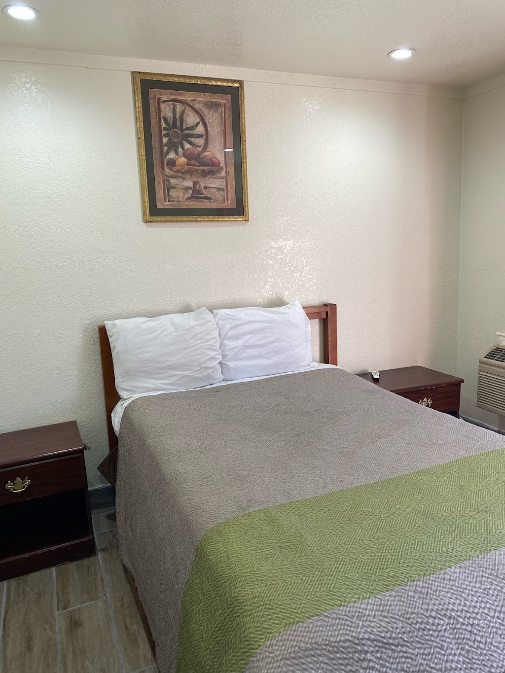 Ace Motel | 3105 S Riverside Dr, Fort Worth, TX 76119 | Phone: (817) 535-4016