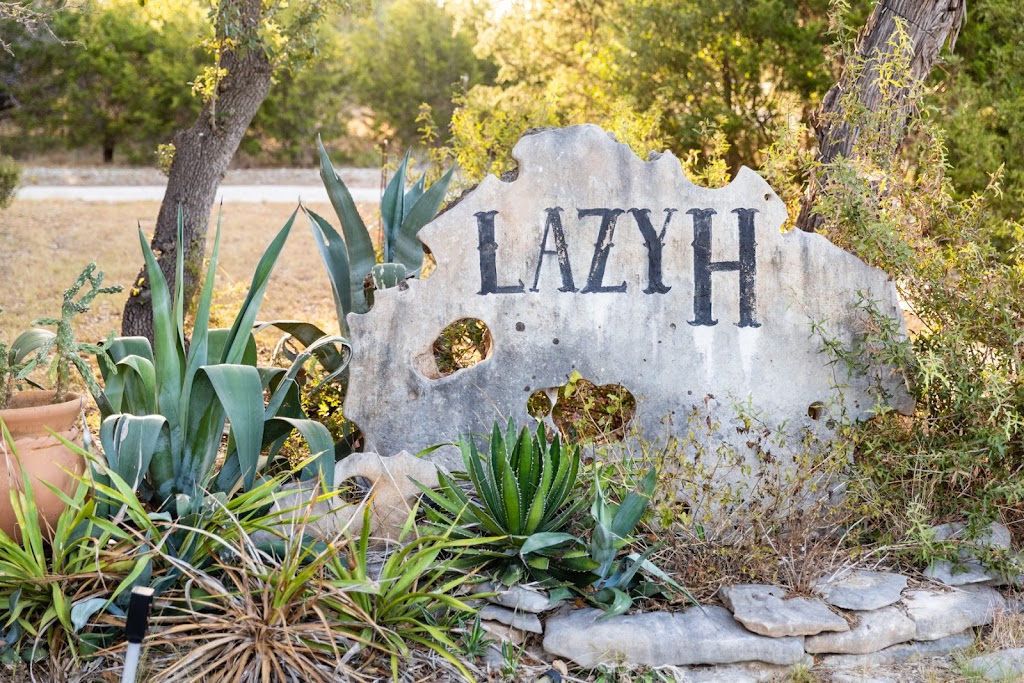 Lazy H Lodge vacation rental | 2110 Potters Creek Rd, Canyon Lake, TX 78133, USA | Phone: (830) 237-4841