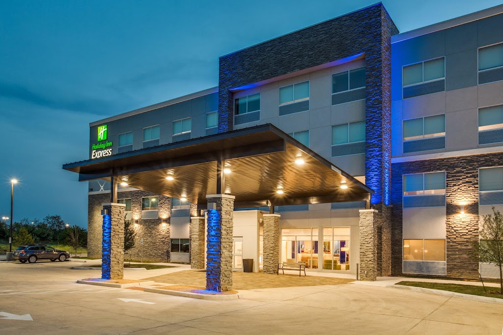 Holiday Inn Express & Suites Denton South, an IHG Hotel | 3180 S Interstate 35, Denton, TX 76210 | Phone: (940) 205-5100