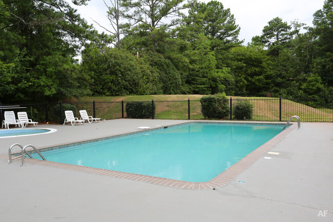 Thirty-One 32 Cypress Apartments | 3132 Carousel Ct, Hoover, AL 35216, USA | Phone: (205) 822-3567