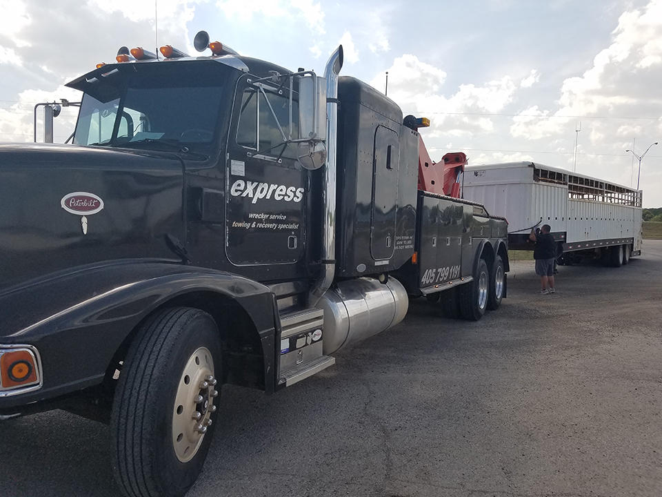 Express Wrecker Service | 4009 S Harvey, Norman, OK 73072, USA | Phone: (405) 799-1191