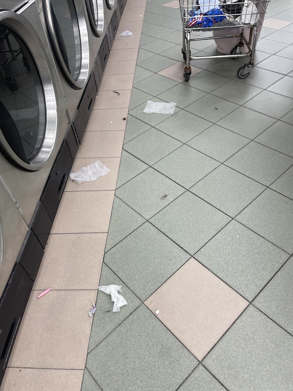 Laundry Palace | 15 W Merrick Rd, Valley Stream, NY 11580, USA | Phone: (516) 825-3679