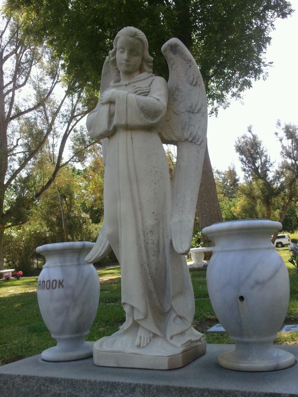 Los Angeles Pet Cemetery | 5068 Old Scandia Ln, Calabasas, CA 91372, USA | Phone: (818) 591-7037