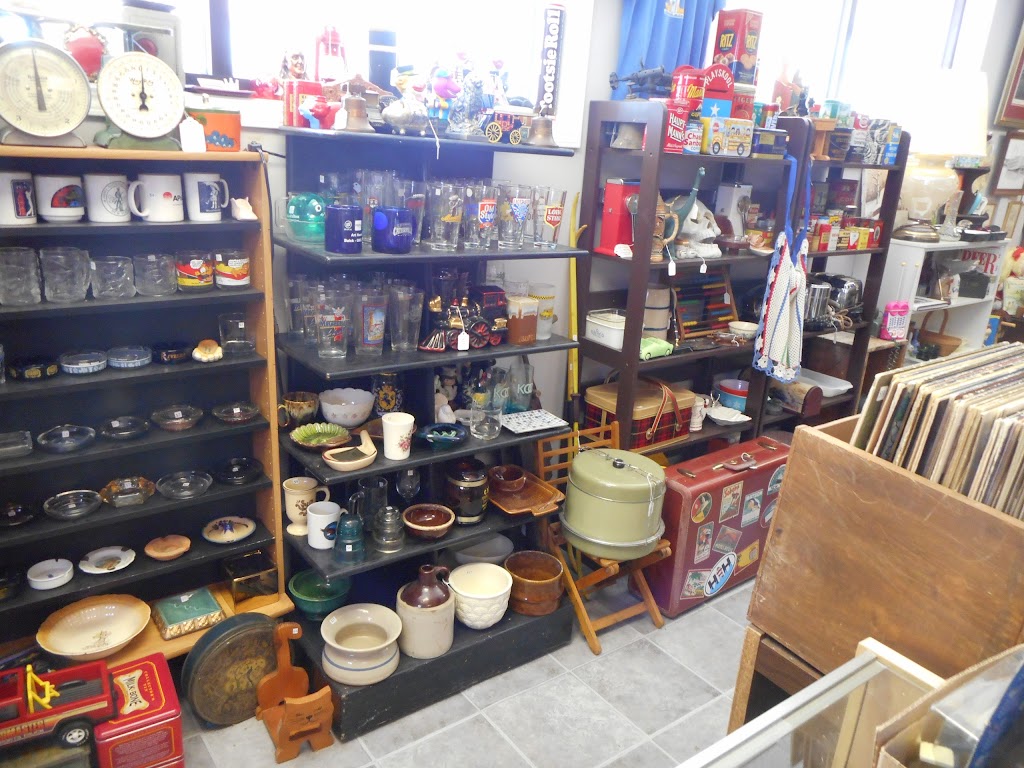 Rediscover Antiques & Collectibles | 9912 S Broadway St, St. Louis, MO 63125, USA | Phone: (314) 226-9427