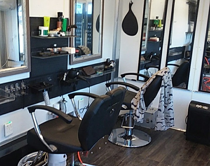 Hitched Barbershop | 16719 W Fitzhugh Rd, Dripping Springs, TX 78620, USA | Phone: (512) 844-9511