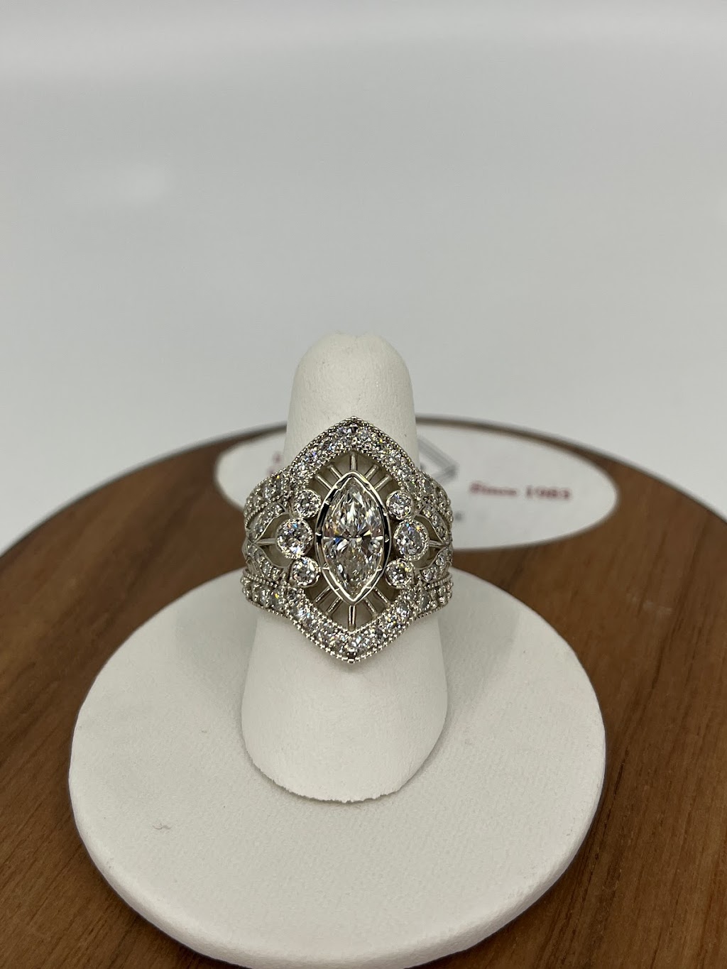 Robert Fine Jewelry | 2050 Western Ave suite 110, Guilderland, NY 12084, USA | Phone: (518) 464-6640