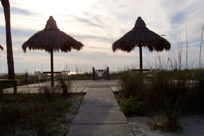 Pelicans Roost Beach Vacation Rental | 1400 Gulf Blvd, Indian Rocks Beach, FL 33785, USA | Phone: (904) 335-8699