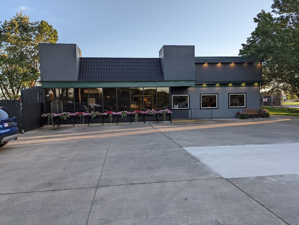 The Willow Restaurant | 203 Glenn Ave, Washington Ct Hs, OH 43160, USA | Phone: (740) 335-1468