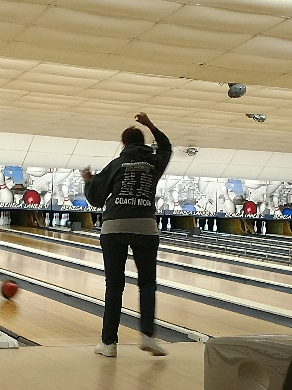 Bowlero Lanes Fun Center Fostoria | 1090 US-23, Fostoria, OH 44830, USA | Phone: (419) 435-3990