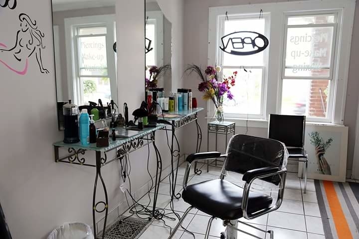 A Touch Of Class Designers Of Hair | 3561 Seminole St, Windsor, ON N8Y 1Y3, Canada | Phone: (519) 945-3507