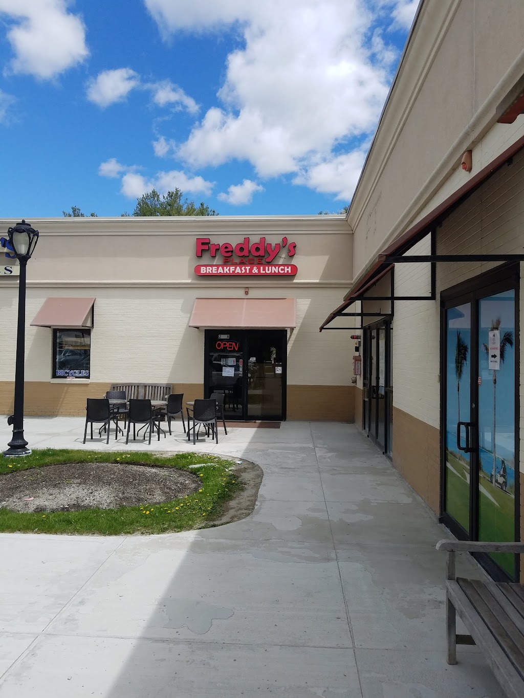 Freddys Place | 214 S Main St, Middleton, MA 01949, USA | Phone: (978) 774-4071