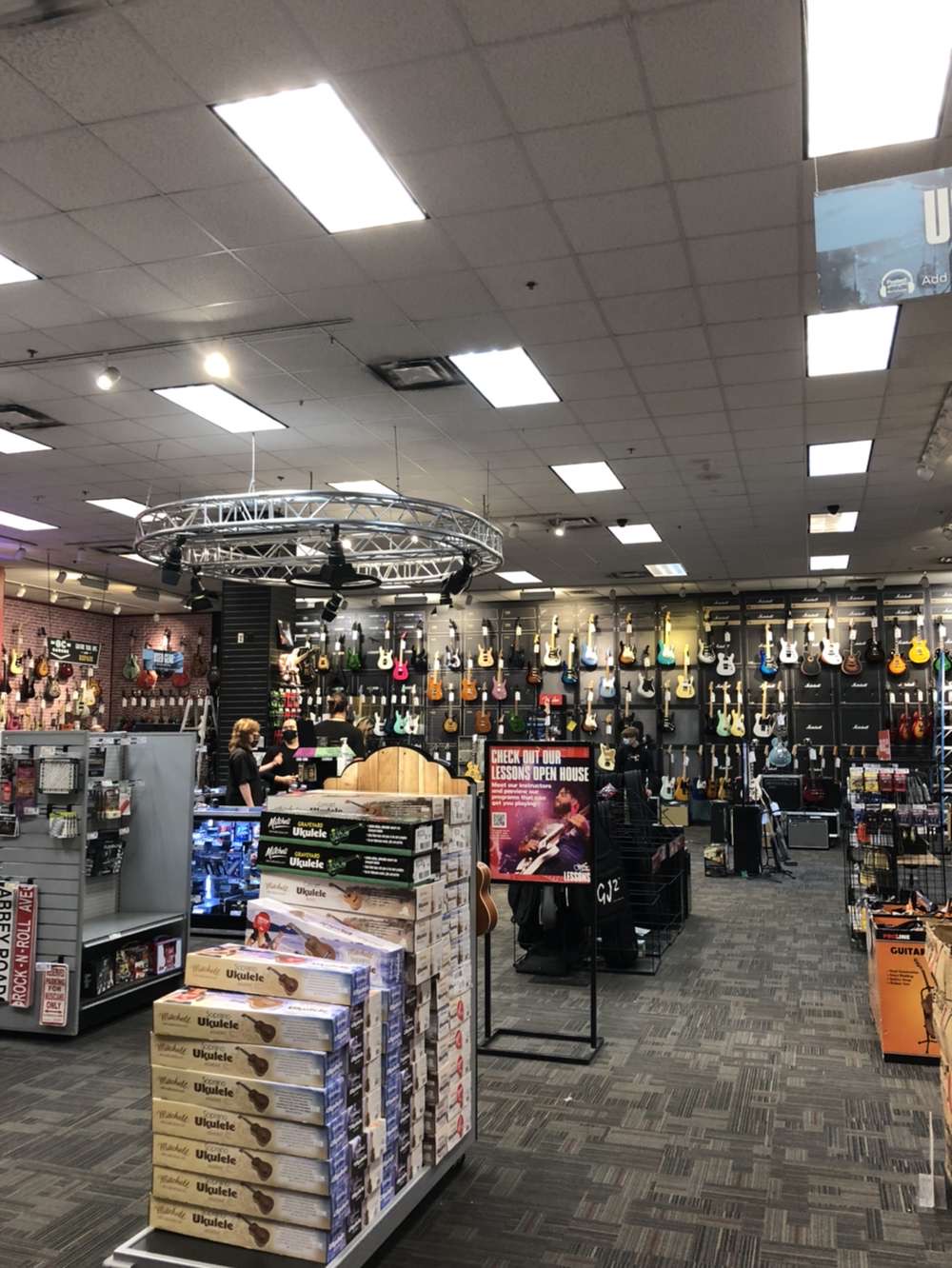 Guitar Center | 2919 S 38th St Suite A, Tacoma, WA 98409, USA | Phone: (253) 474-2900