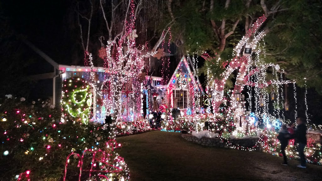 Orange County Christmas Lights | 25473 Nellie Gail Rd, Laguna Hills, CA 92653, USA | Phone: (949) 922-2639