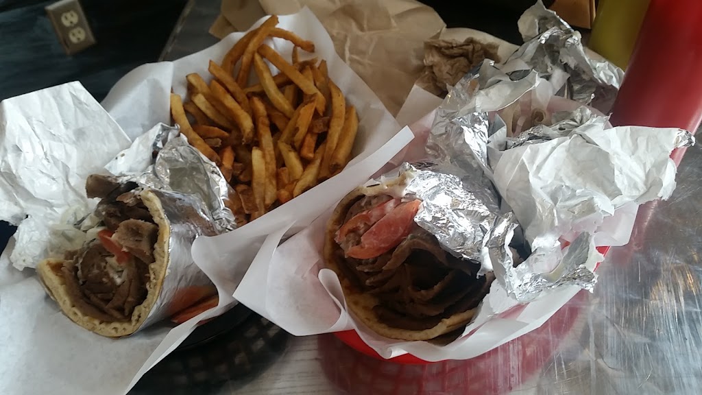 Guss Gyros | 2100 Douglas Ave, Racine, WI 53402, USA | Phone: (262) 898-1085