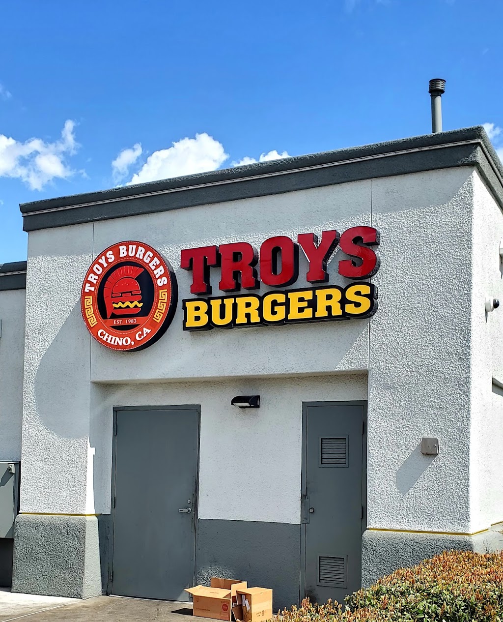 Troys Burgers | 4750 Riverside Dr, Chino, CA 91710, USA | Phone: (909) 627-6622