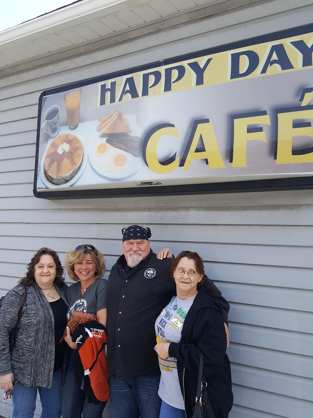 Happy Day Cafe | 101 Main St, Leechburg, PA 15656, USA | Phone: (724) 845-9243