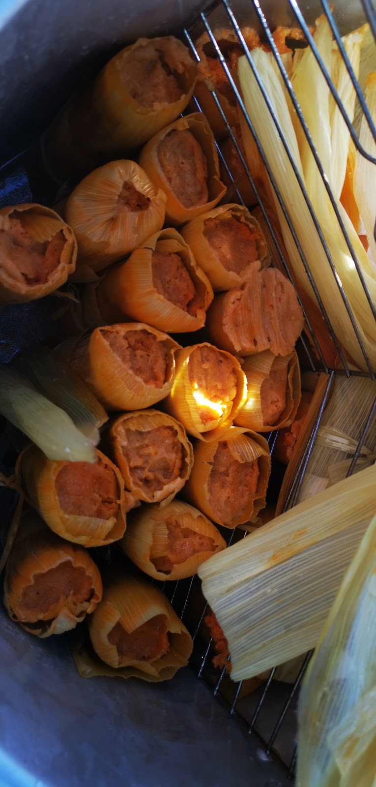 Tamales frente a Mercado Liz | 22750 Guadalupe, Baja California, Mexico | Phone: 661 119 0310