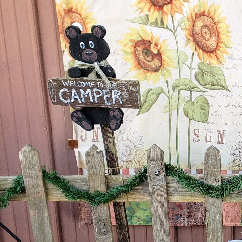 Cindys Country Crafts | 3589 Badger Rd, Kewaskum, WI 53040, USA | Phone: (262) 707-1566