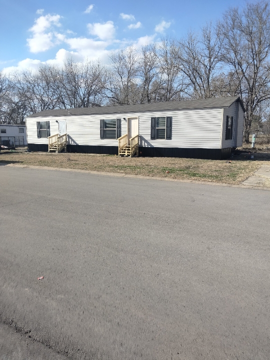 Southfield Mobile Home Park | 101 E 5th Pl, Mounds, OK 74047, USA | Phone: (918) 827-7770