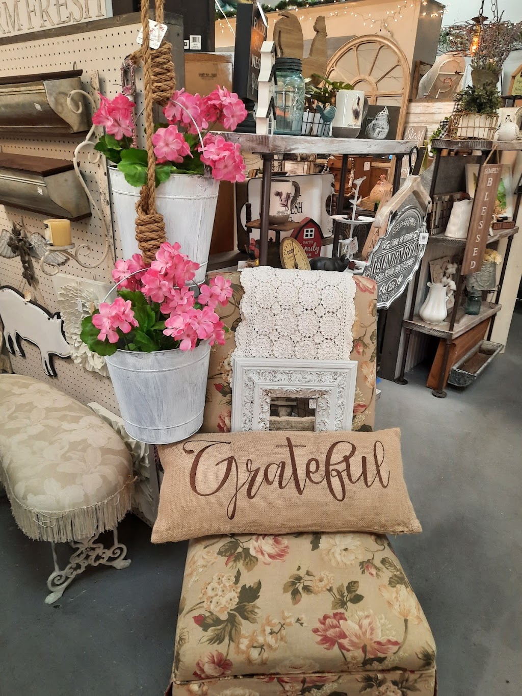 Juls Vintage Shabby Chic Boutique | 1165 Sixth St, Norco, CA 92860, USA | Phone: (951) 479-5425