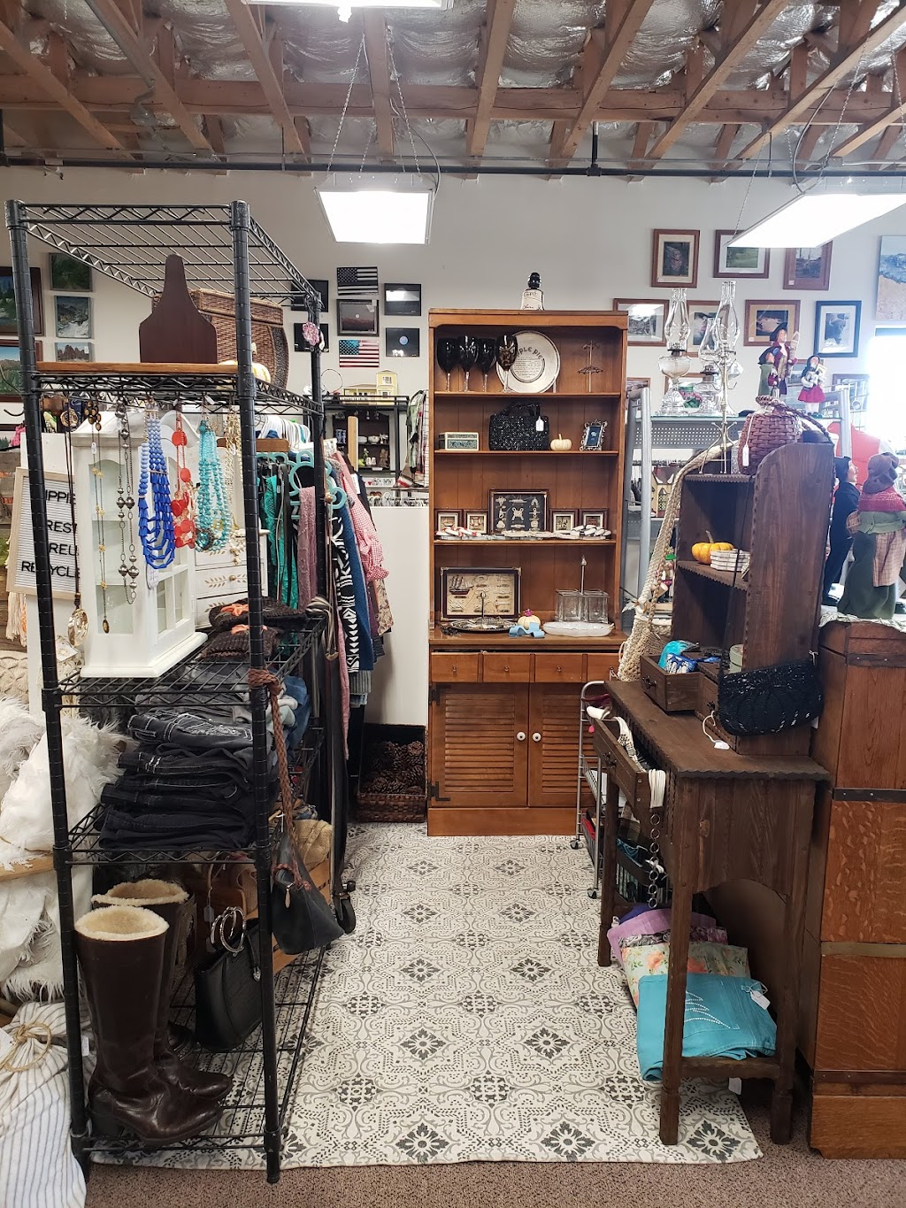Kings Emporium & Mercantile | 30403 Kings Valley Dr, Conifer, CO 80433, USA | Phone: (303) 838-7672