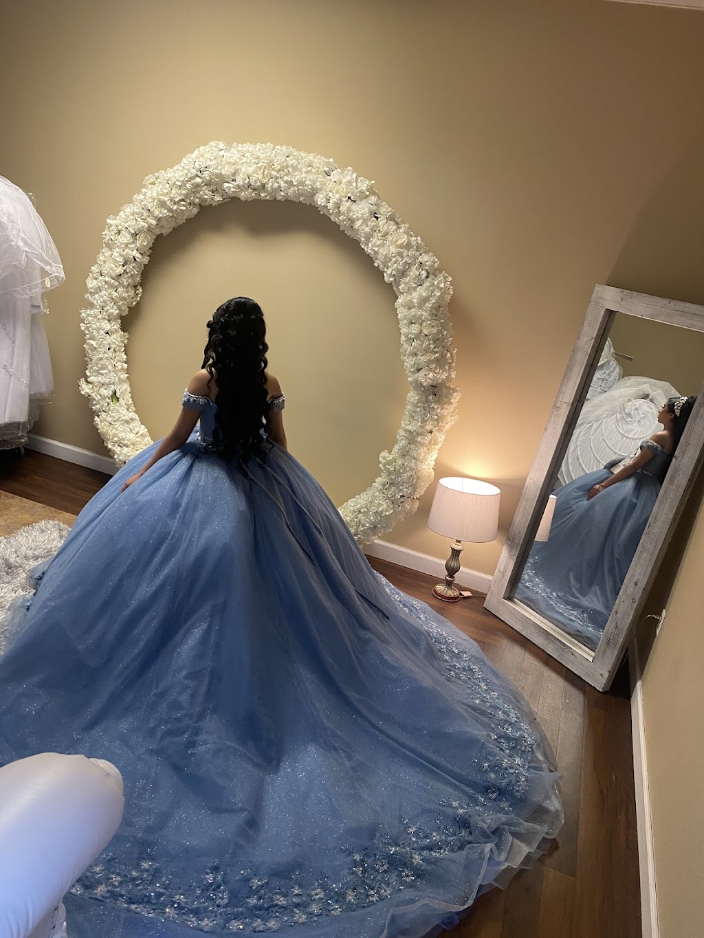 Quinceañera boutique L | 1981 Cotton Grove Rd, Lexington, NC 27292, USA | Phone: (980) 432-2622