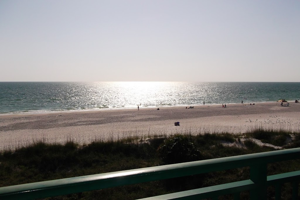 Vistas On the Gulf | 4000 Gulf Blvd, St Pete Beach, FL 33706, USA | Phone: (727) 367-2006