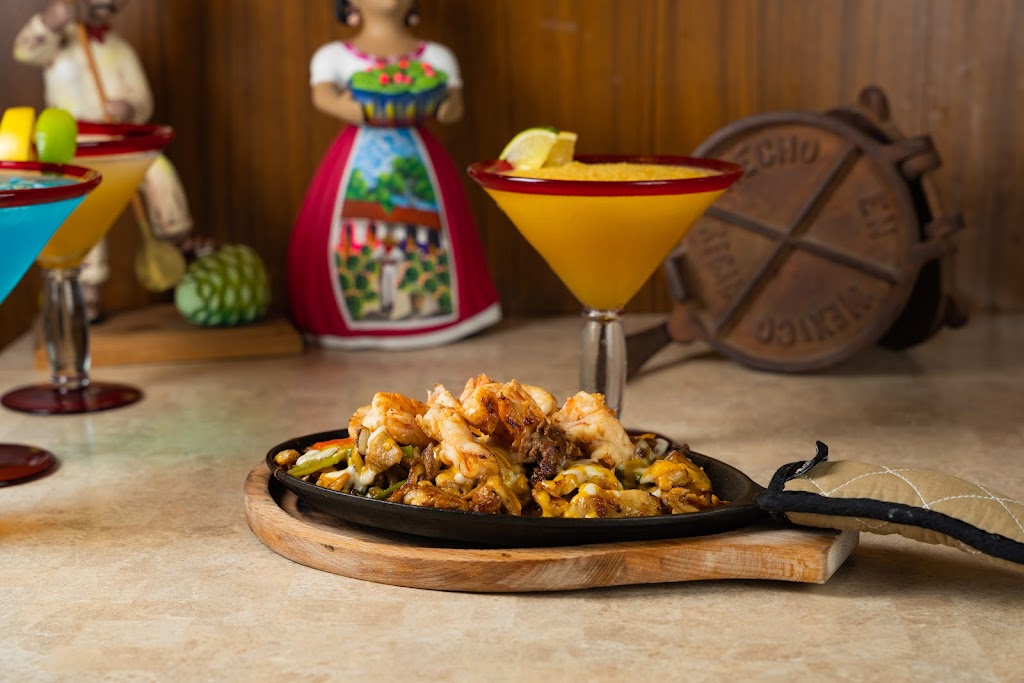 Don Lenchos Mexican & Seafood Restaurant | 8420 W Peoria Ave, Peoria, AZ 85345, USA | Phone: (623) 487-7086