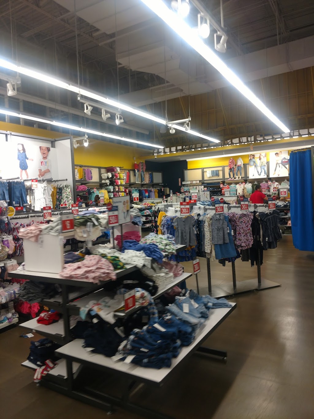 Old Navy Outlet | 139 Opry Mills Dr, Nashville, TN 37214, USA | Phone: (615) 678-0778