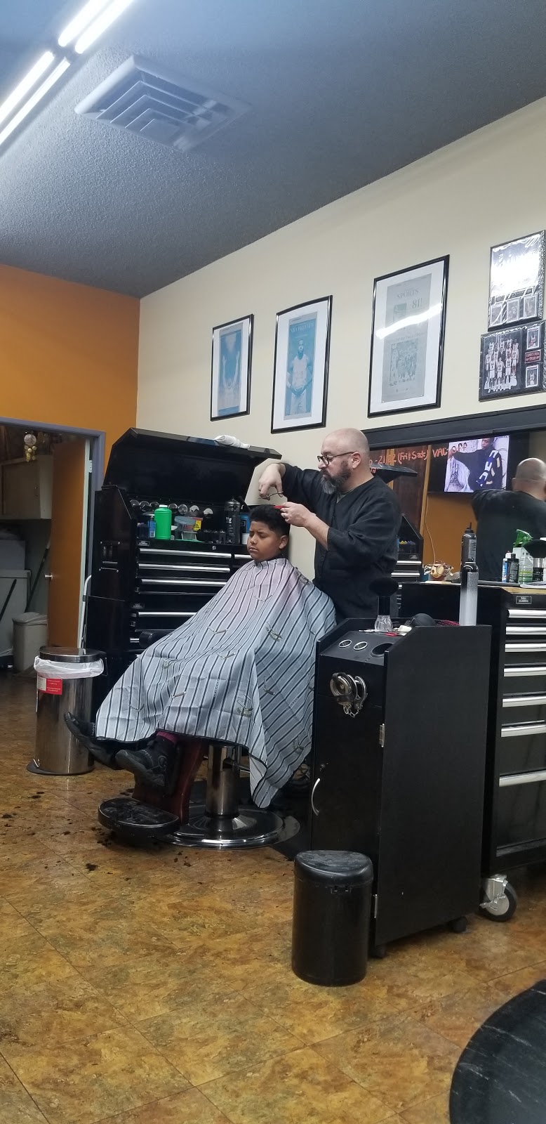 Cesars Barbershop Style Shop | 19235 Colima Rd, Rowland Heights, CA 91748, USA | Phone: (714) 209-5692