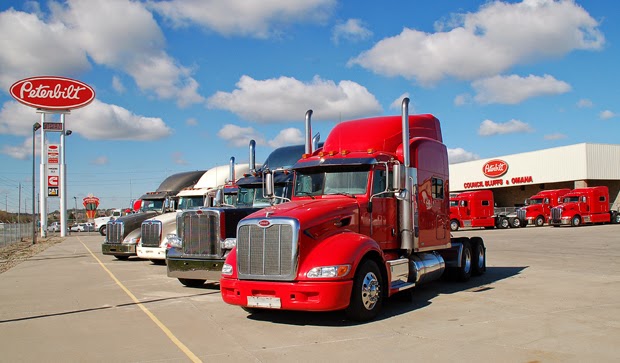 Peterbilt of Council Bluffs | 2546 Mid America Dr, Council Bluffs, IA 51501, USA | Phone: (800) 454-7383