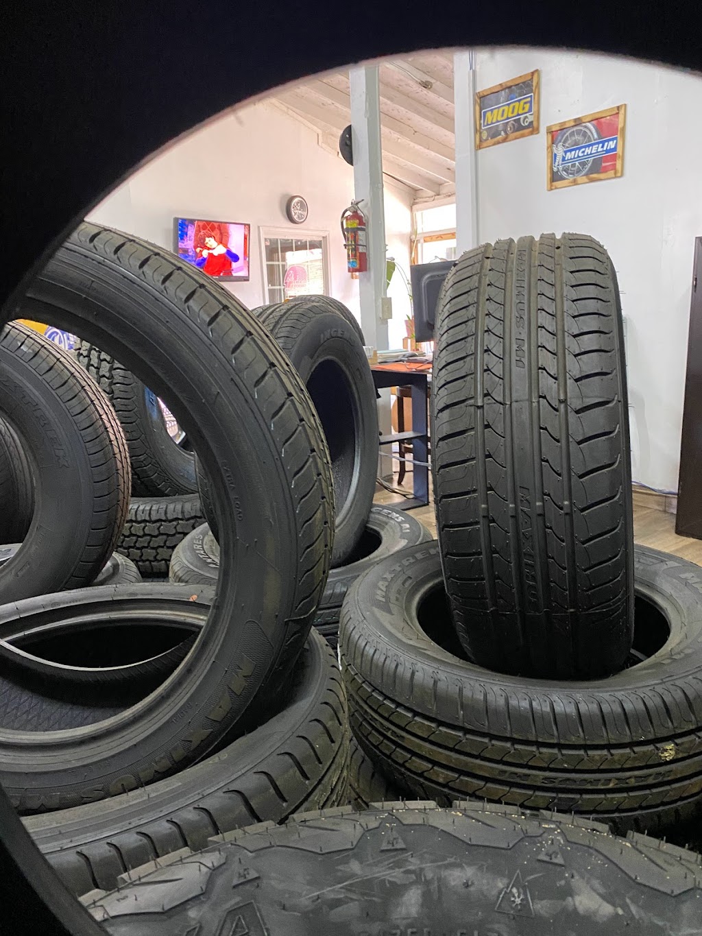 Servicio Automotriz Tires Time | Av. Miguel Hidalgo 115, Romero, 21430 Tecate, B.C., Mexico | Phone: 665 655 7478