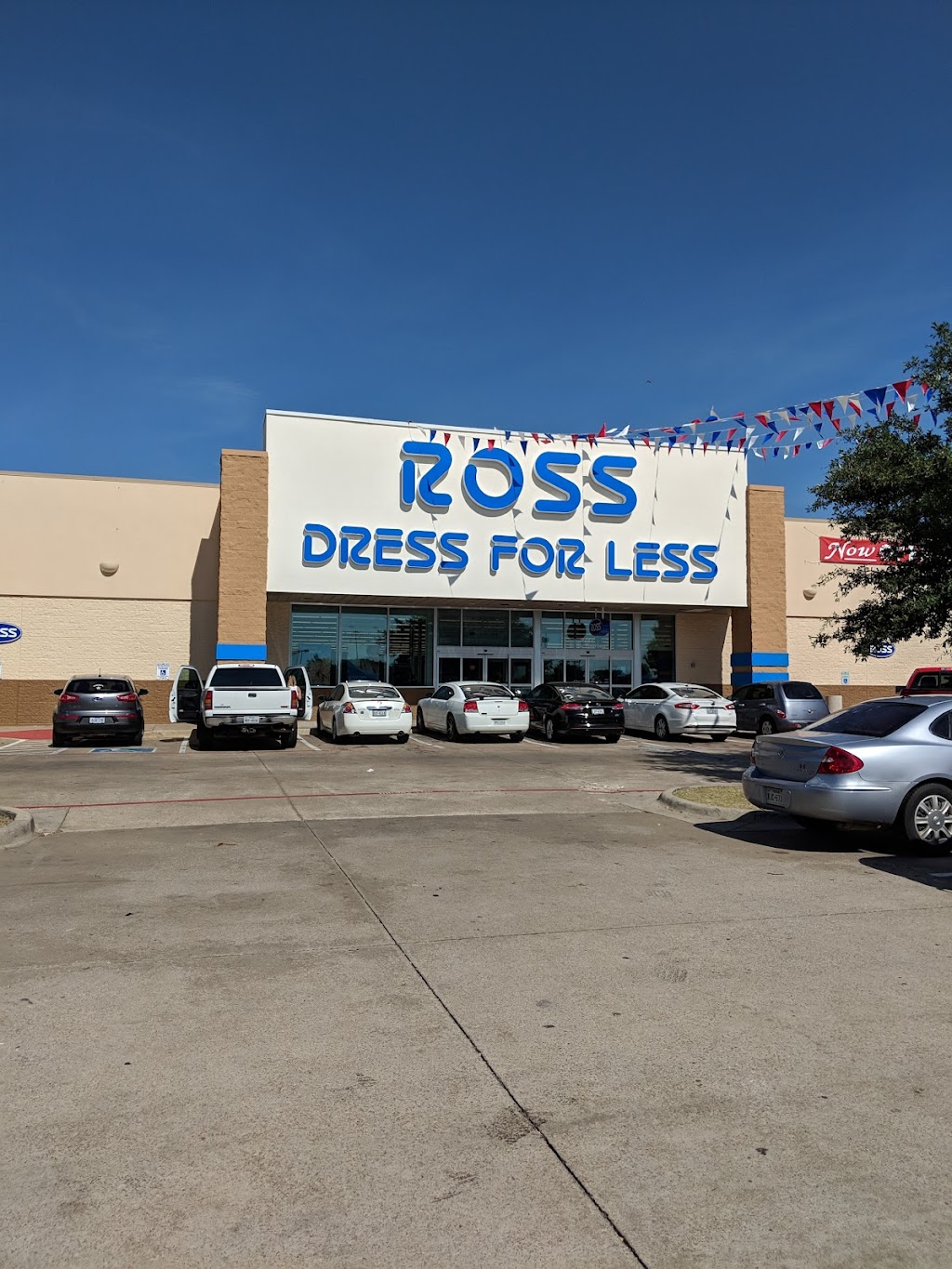 Ross Dress for Less | 9222 E R L Thornton Fwy, Dallas, TX 75228, USA | Phone: (214) 660-9140