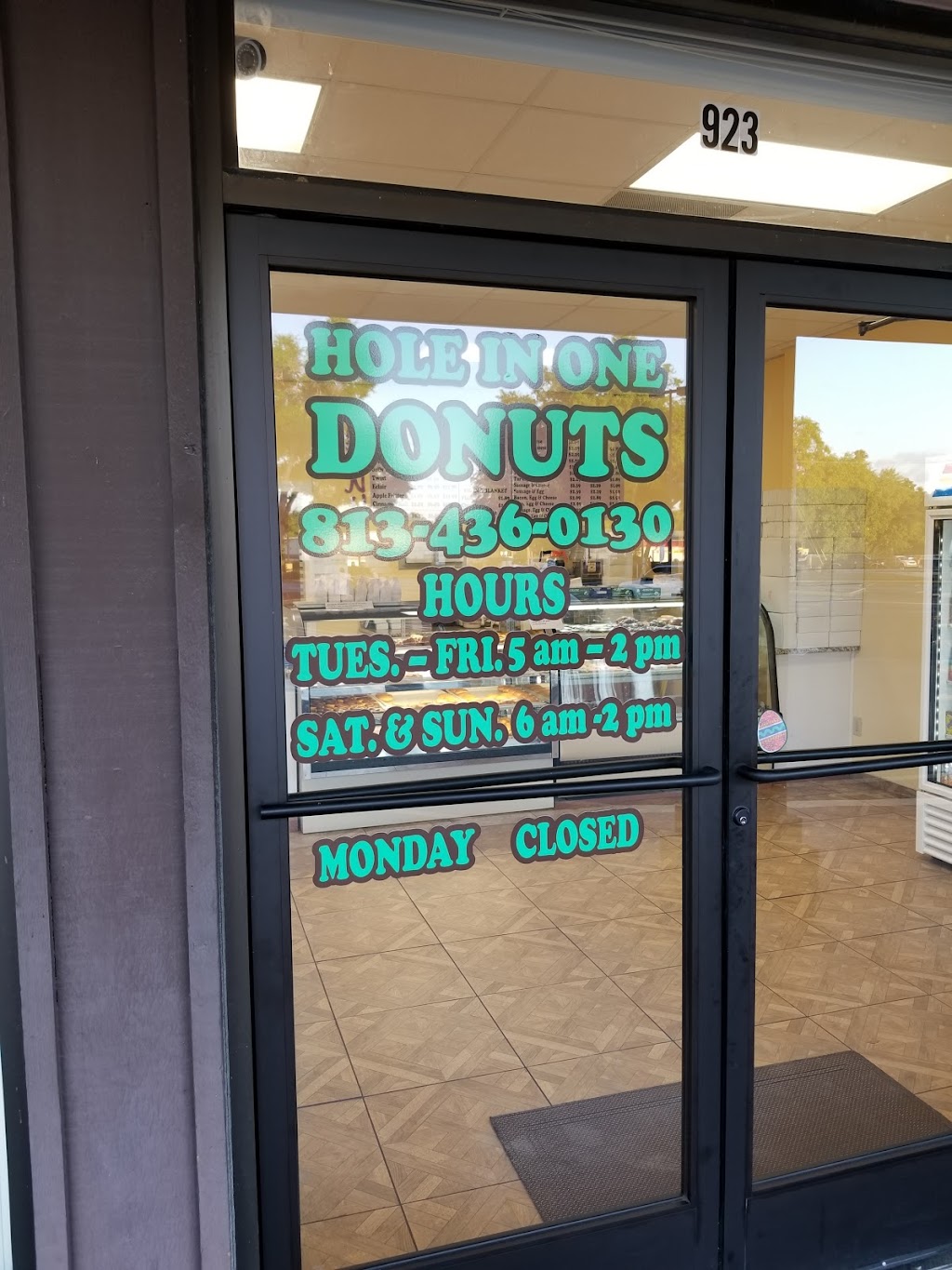 Hole In One Donuts | 923 Lithia Pinecrest Rd, Brandon, FL 33511, USA | Phone: (813) 409-3550