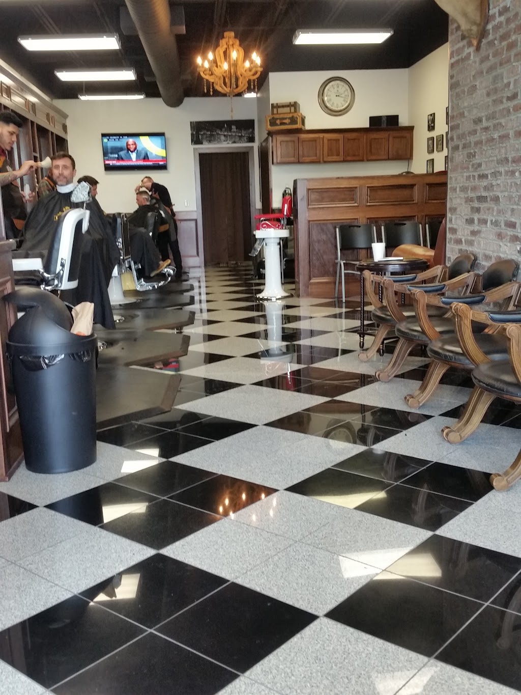 Luis Barber Classic Barbershop | 3015 Belshire Village Dr #112, Spring Hill, TN 37174, USA | Phone: (615) 302-8882