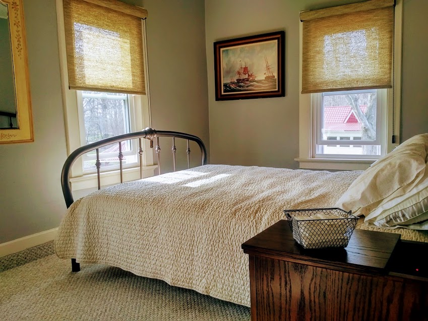 The Wandering Dog Inn | 1060 East West Rd, Pelee Island, ON N0R 1M0, Canada | Phone: (226) 526-5939