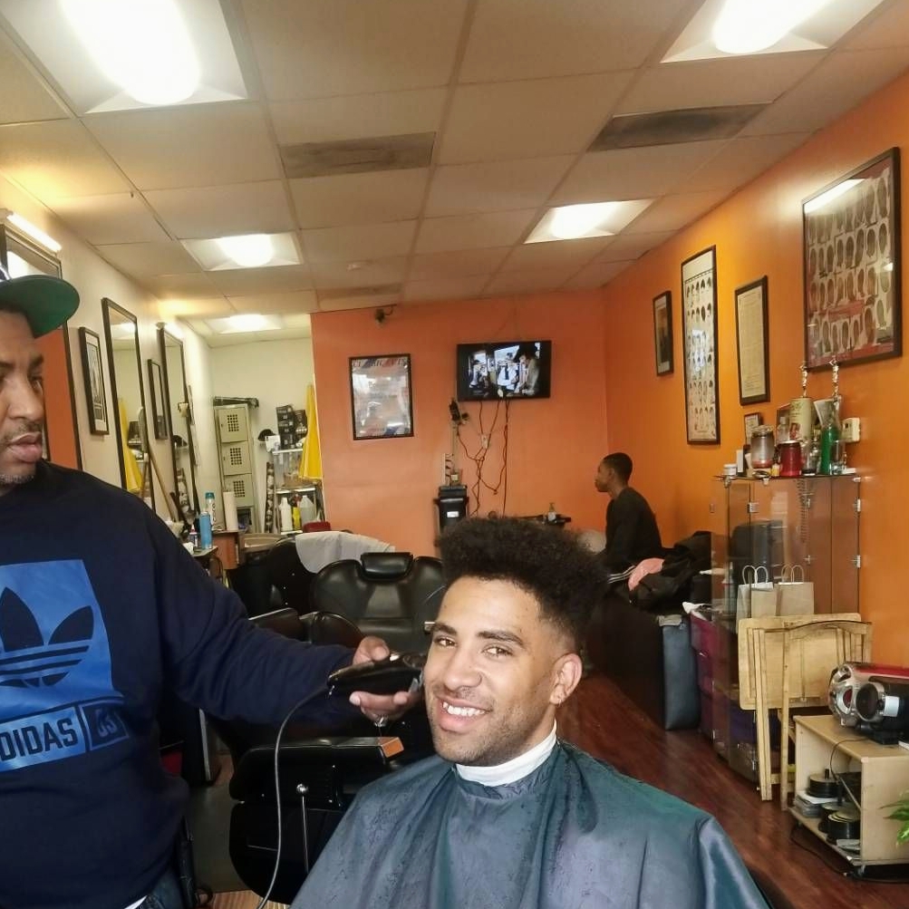 Classic Cuts L.A. barbershop | 4869 W Washington Blvd, Los Angeles, CA 90016, USA | Phone: (323) 879-9376