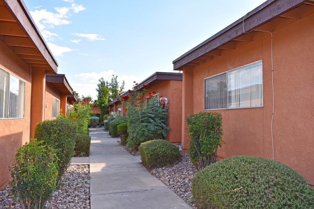 Lakeside Casitas Apartment Homes | 8250 E Golf Links Rd, Tucson, AZ 85730, USA | Phone: (520) 445-8345