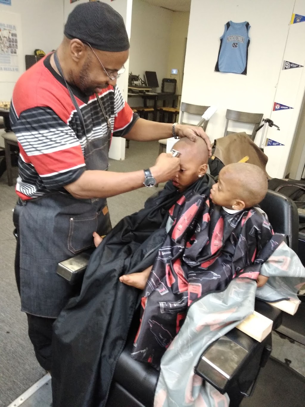 Cuts unlimited sports barbershop 1 | 2806- D, Randleman Rd, Greensboro, NC 27406, USA | Phone: (980) 298-1022