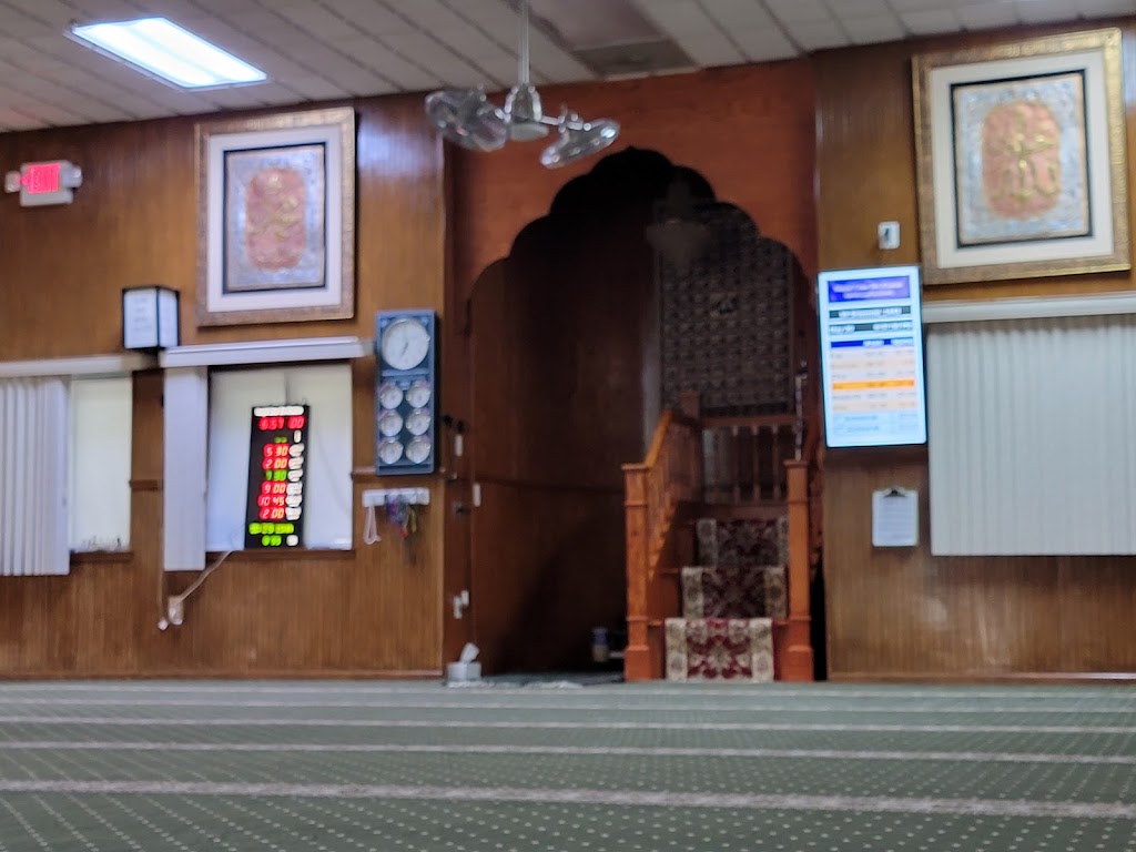 Masjid Umar bin Khattab / Islamic Association of Michigan | 18105 Racho Rd, Brownstown Charter Twp, MI 48193, USA | Phone: (734) 281-8050