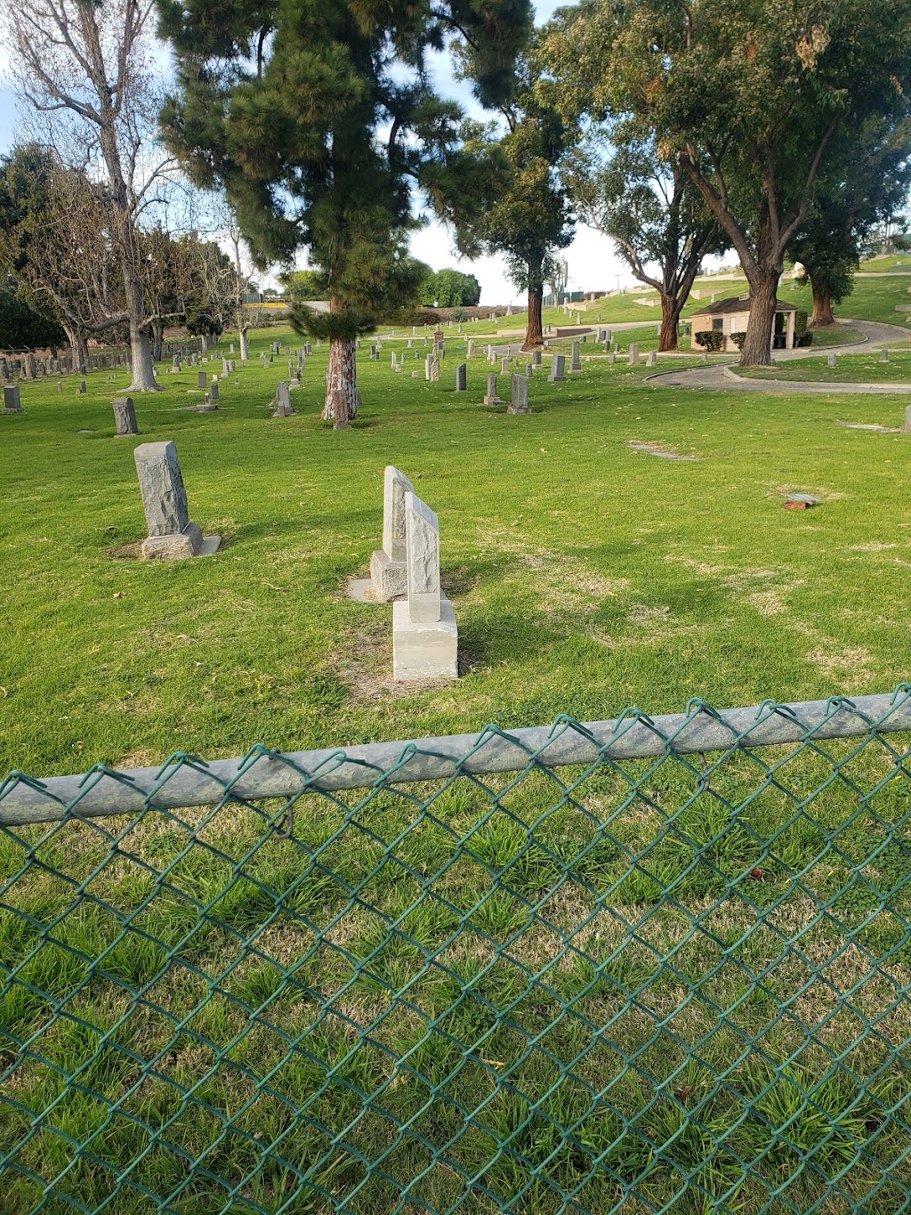 Long Beach Municipal Cemetery | 1151 E Willow St, Signal Hill, CA 90755, USA | Phone: (562) 570-6634