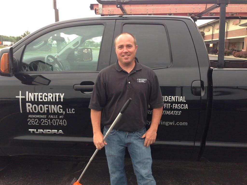 Integrity Roofing LLC | N95W16975 Falls Pkwy #9, Menomonee Falls, WI 53051, USA | Phone: (262) 251-0740