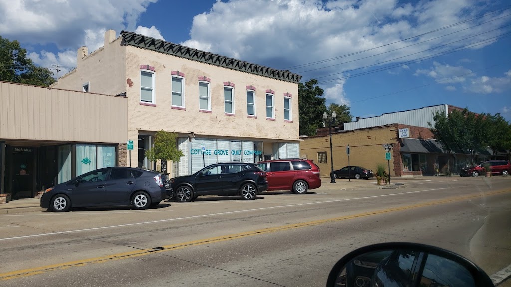 Cottage Grove Quilt Company | 200 S Main St, Desoto, MO 63020, USA | Phone: (636) 337-5407