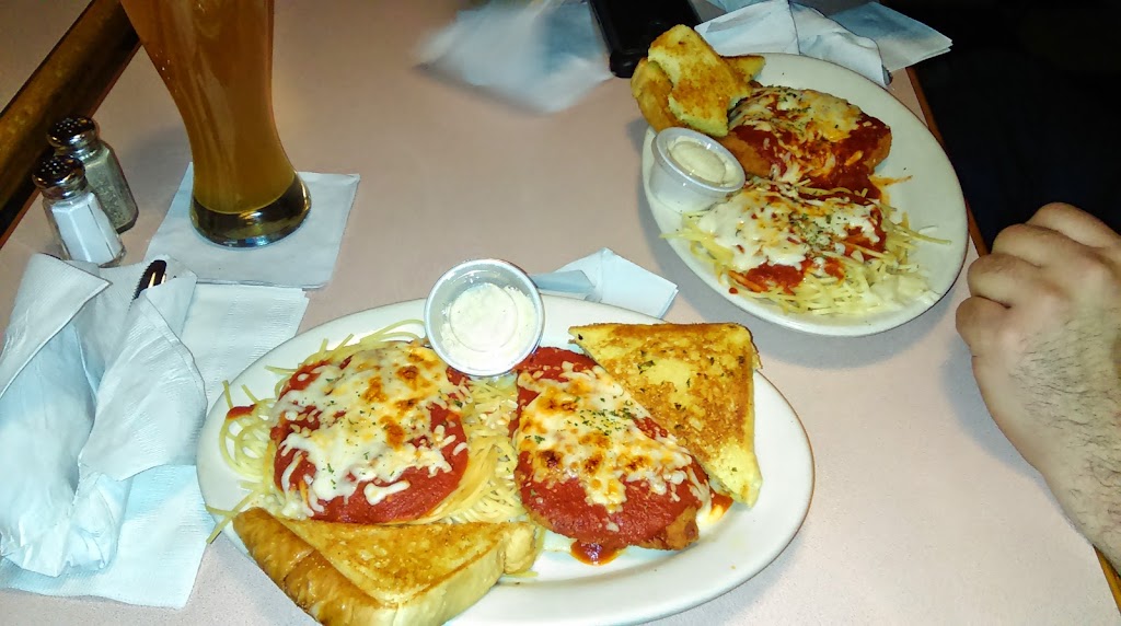 Chesleys Bar & Grille | 3717 Fort St, Lincoln Park, MI 48146, USA | Phone: (313) 388-8500