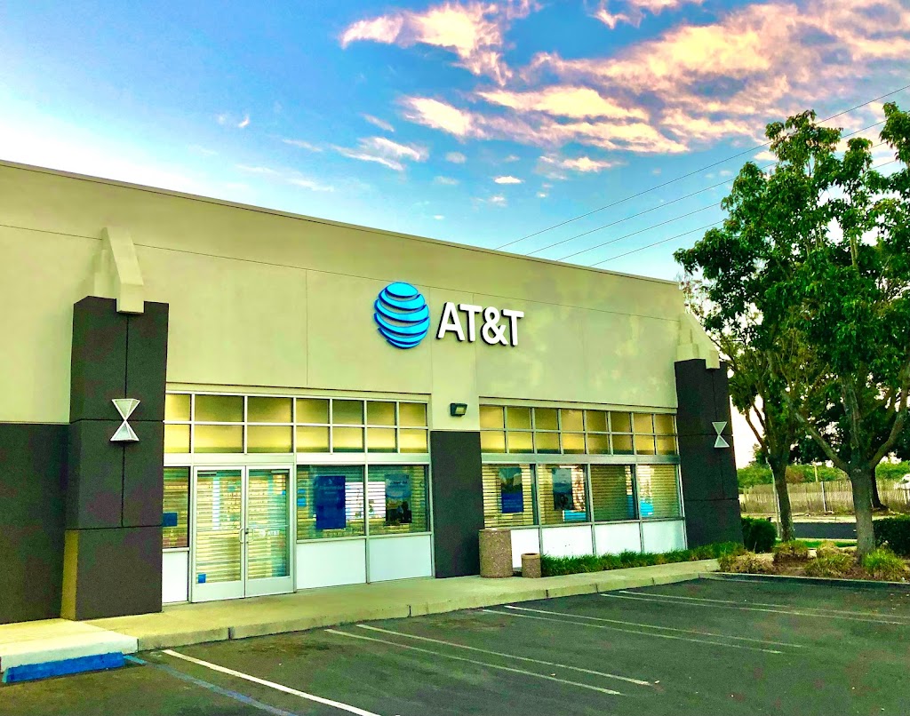 AT&T Store | 3900 Sisk Rd Ste E1, Modesto, CA 95356, USA | Phone: (209) 545-4475